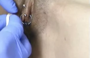 XXX Shemale excitada mostra-lhe vídeo pornô selvagem brasileiro a Pila com Precum
