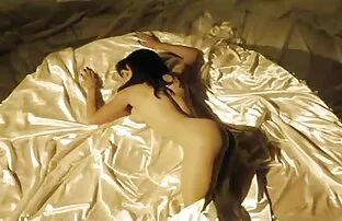 XXX A Pequena Kylie quero ver um sexo selvagem nos preliminares de lésbicas boazonas