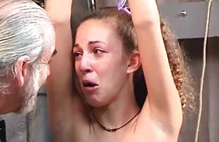 XXX Little Babe toca a sua rata apertada ver videos de sexo selvagem e deliciosa