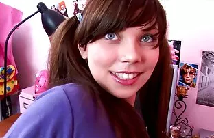 XXX Os Primecups busty morena dá uma punheta de sexo explícito selvagem Mamas
