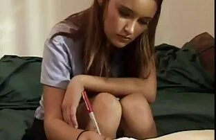 XXX A ruiva tatuada xxx selvagem puta é fodida por um galo monstro ,