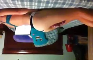 XXX Dois cabrões ao xxx selvagem lado do tabuleiro de xadrez.